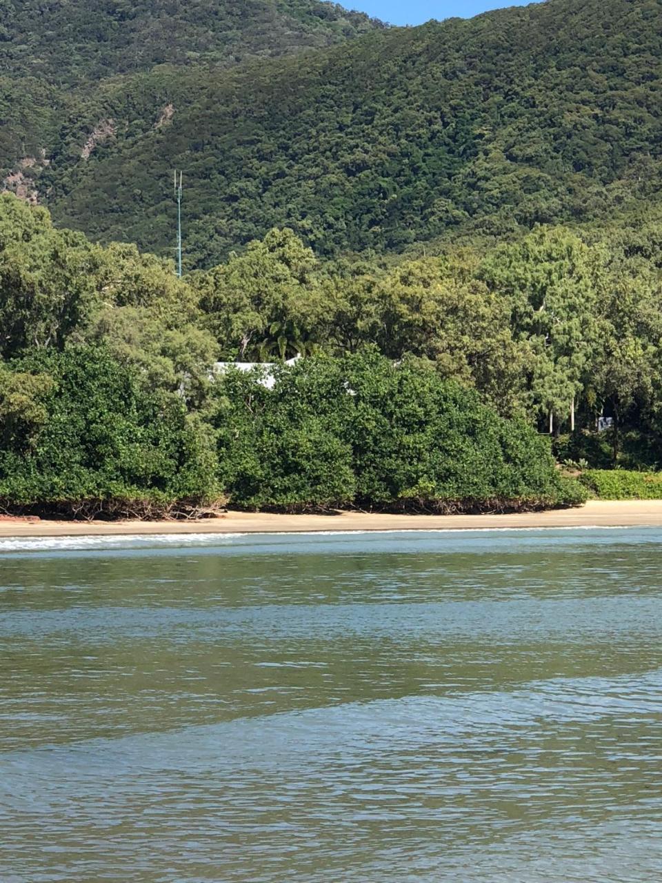 Beachfront Peace Cabin Oak Beach Екстер'єр фото